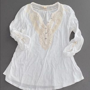 Quarter length sleeve top